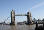 Přešli jsme přes Tower Bridge na druhý břeh Temže